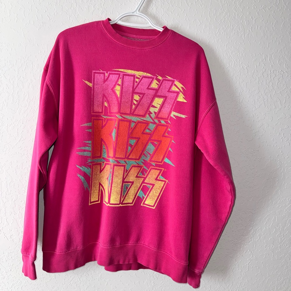 Kiss Bright Pink Graphic Women’s Crewneck Sweater